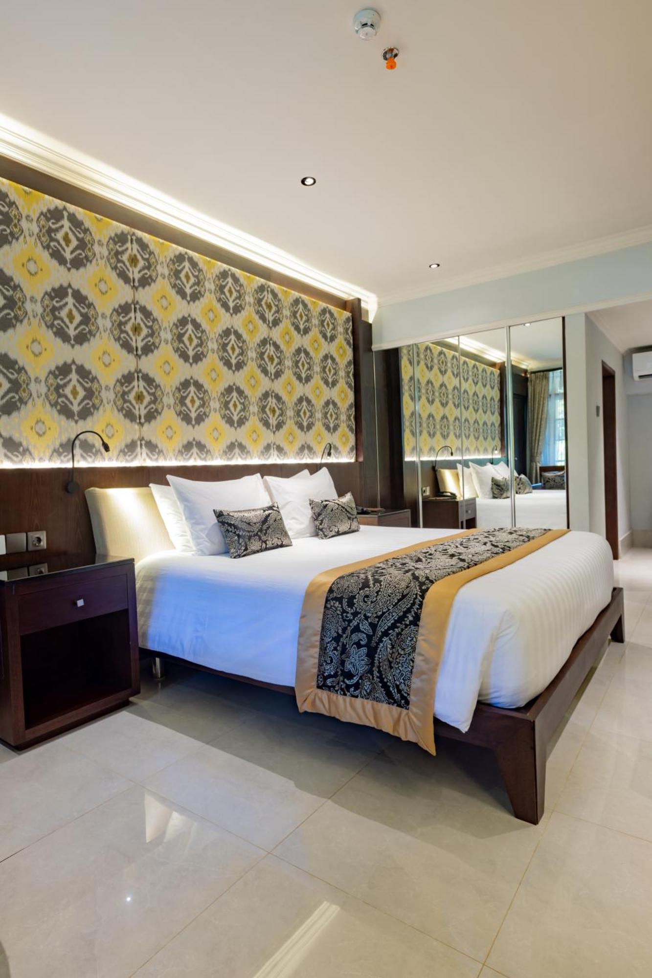 Puri Santrian Beach Resort And Spa Sanur Exteriér fotografie
