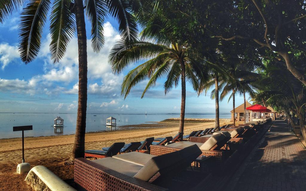Puri Santrian Beach Resort And Spa Sanur Exteriér fotografie